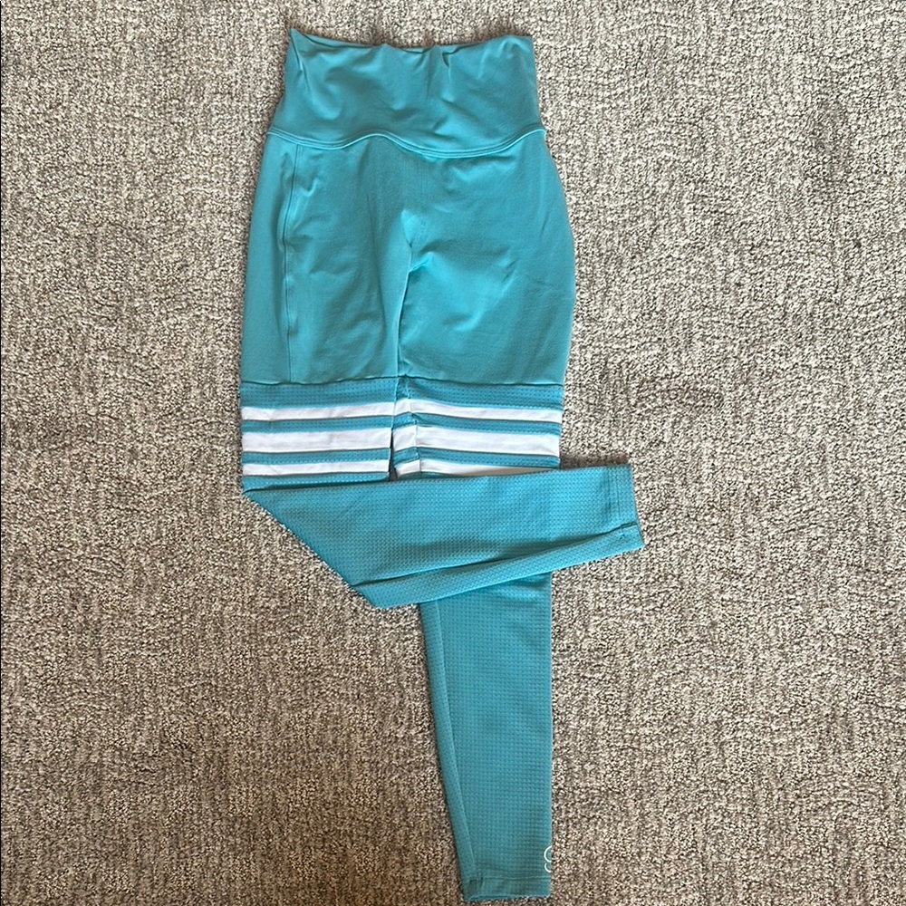 Bombshell Sportswear Blue Leggings with High Waist and Stripes